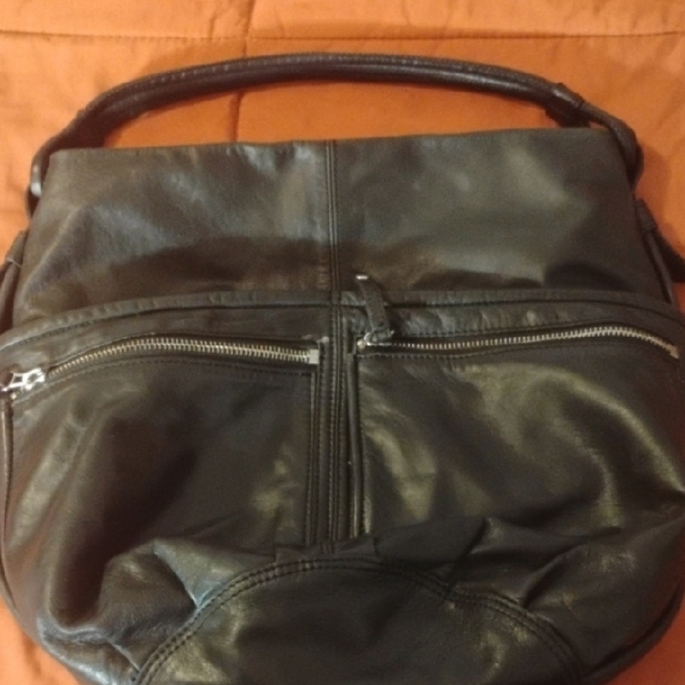 Olivia Harris Black Leather Handbag with Silver Accents - Picture 5 of 9